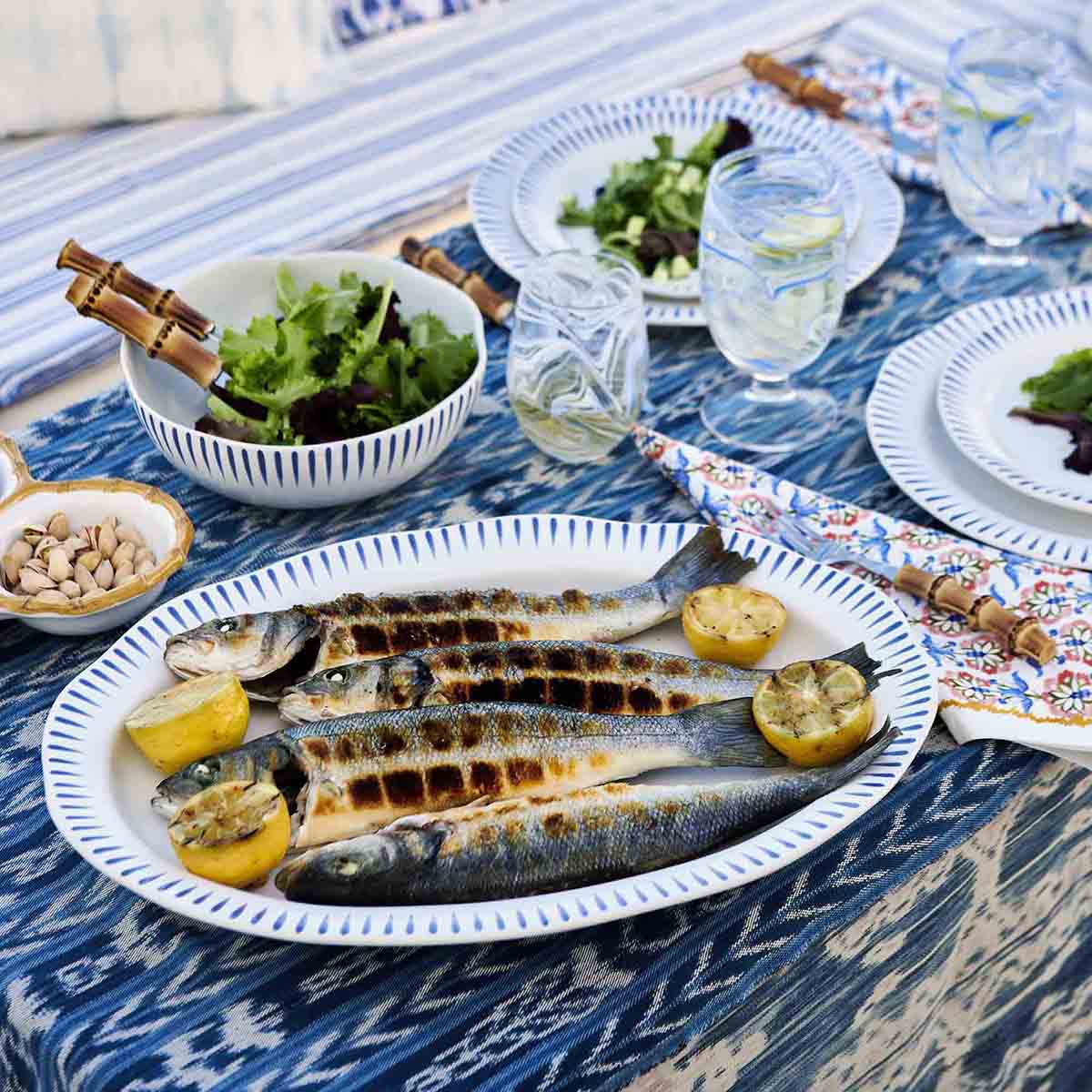 Sitio Stripe 17" Serving Platter - Delft Blue