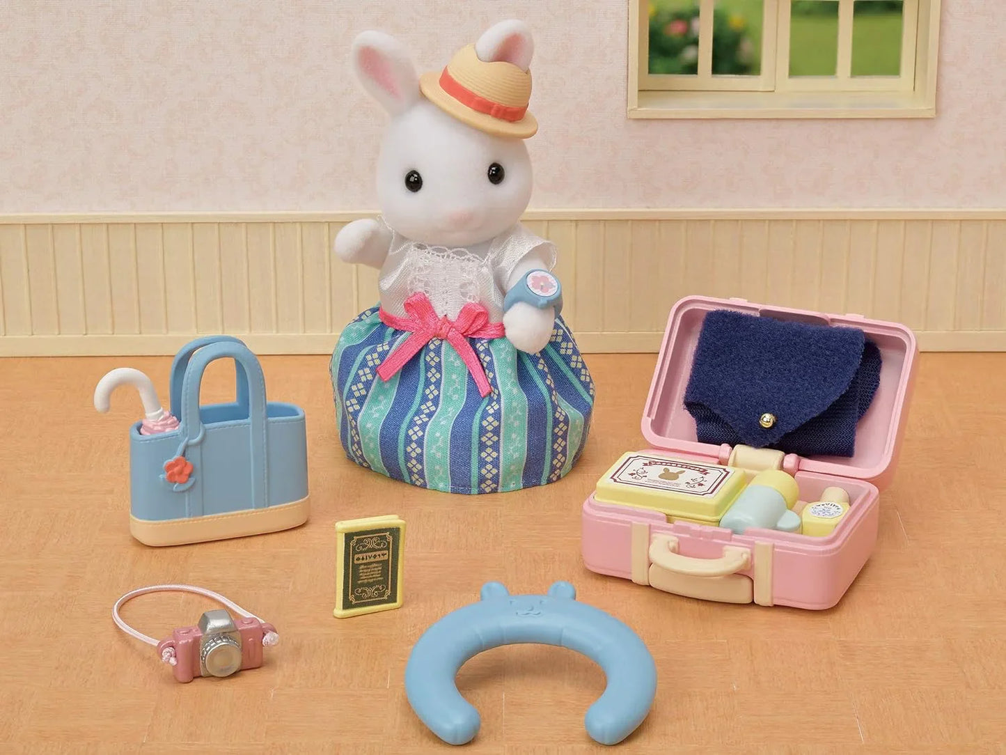 Sylvanian Families Weekend Travel Set - Snow Rabbit Mother